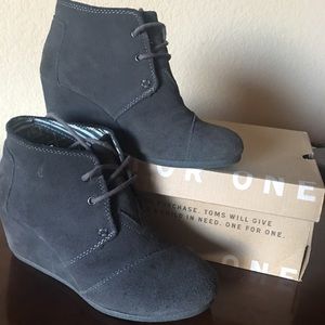 Toms Grey Suede Wedge Lace ups. Size 6.5